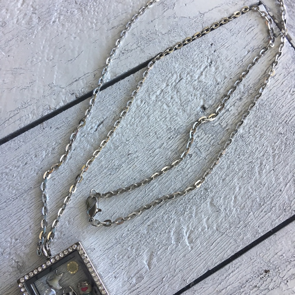 Large silver Square Miss Lady Memory Locket - Picture 2 of 2